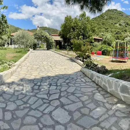 فيلة Eden