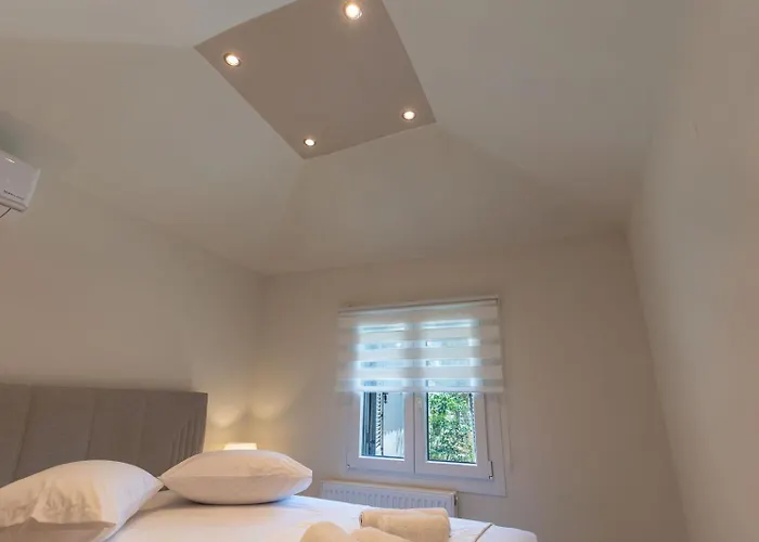 Eden * Nea Iraklitsa